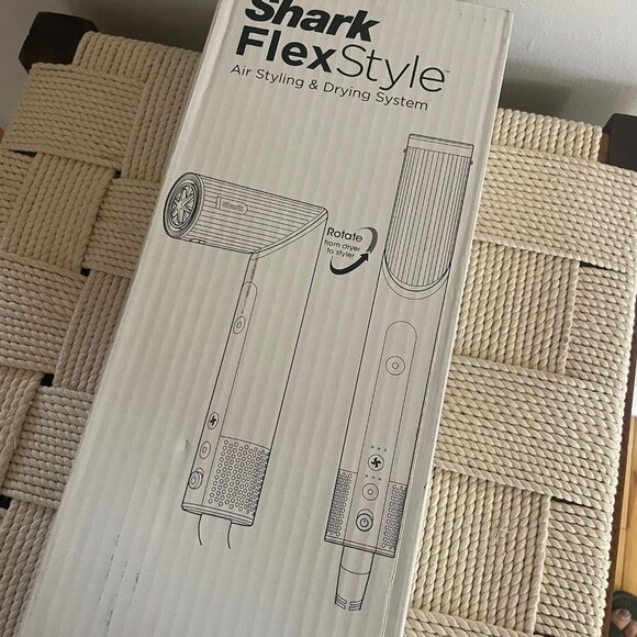Shark FlexStyle  Air Styling & Drying System - Picture 2 of 3